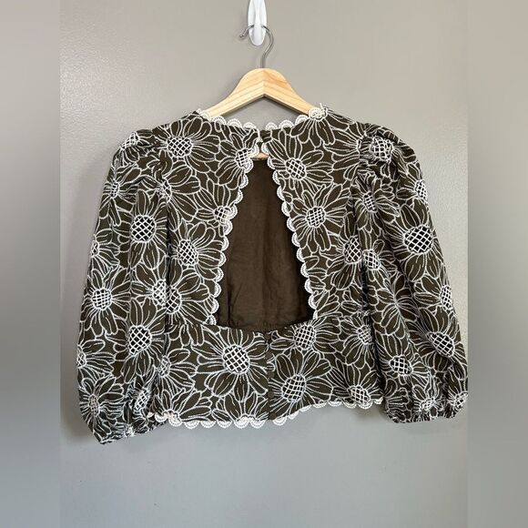 4/$25 Express embroidered floral top puff sleeves cutout small green cottagecore - Picture 2 of 7
